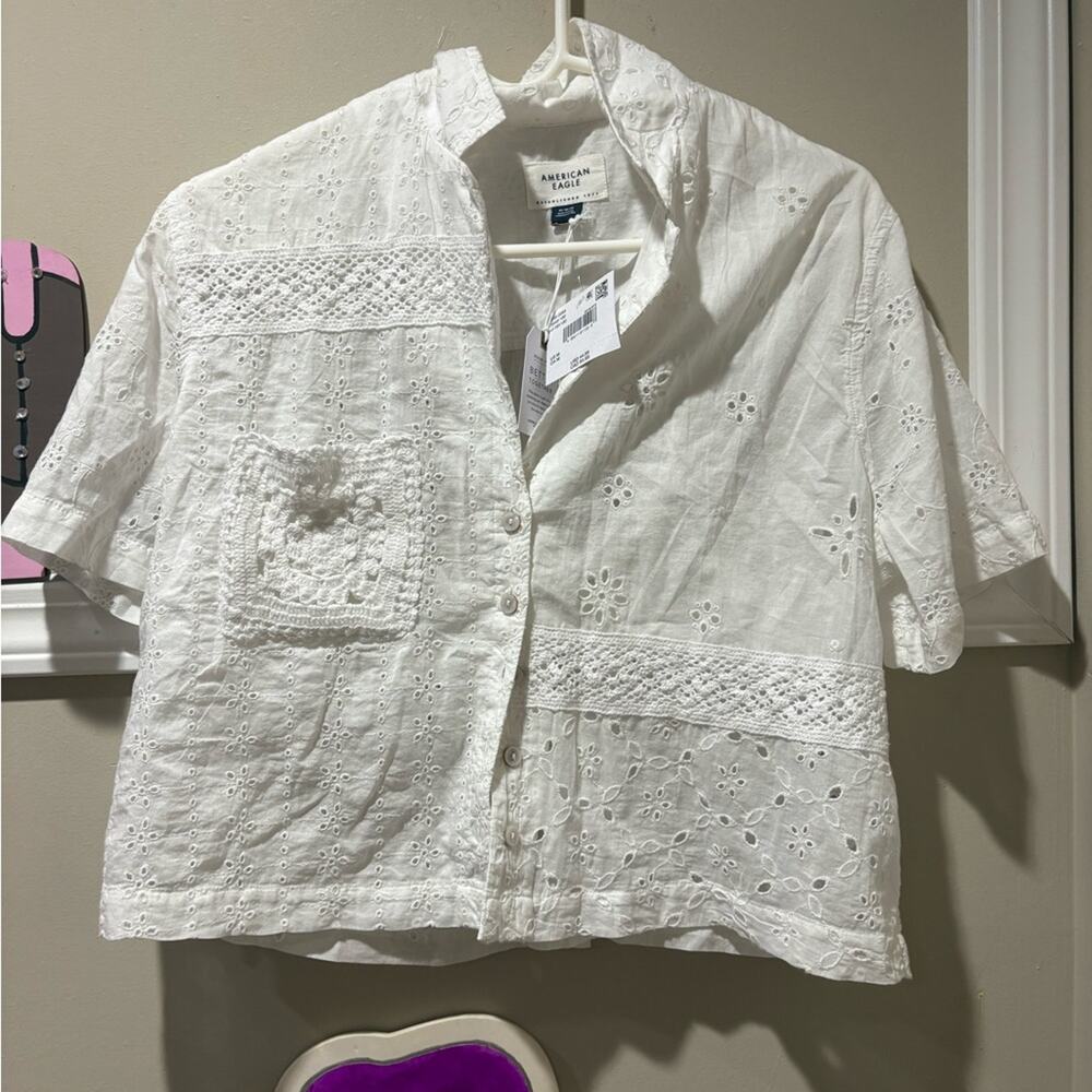 American Eagle Ivory Embroidered‎ Top